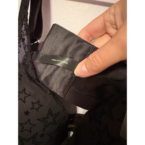 New Torrid Curve 44D Push Up Plunge Bra Black Goth Gothic Stars Punk  NWT - Picture 6 of 7